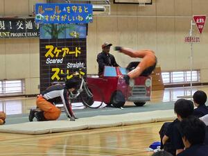 自動車と自転車の接触事故の再現