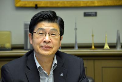 墨田区長の写真