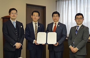 東京都行政書士会墨田支部との協定締結の様子