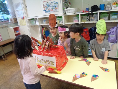 チョコバナナ屋さんをしている様子