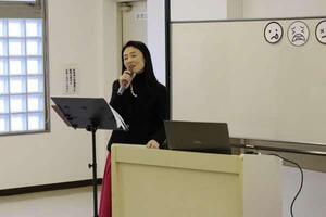 講師のくぼあやの氏の写真